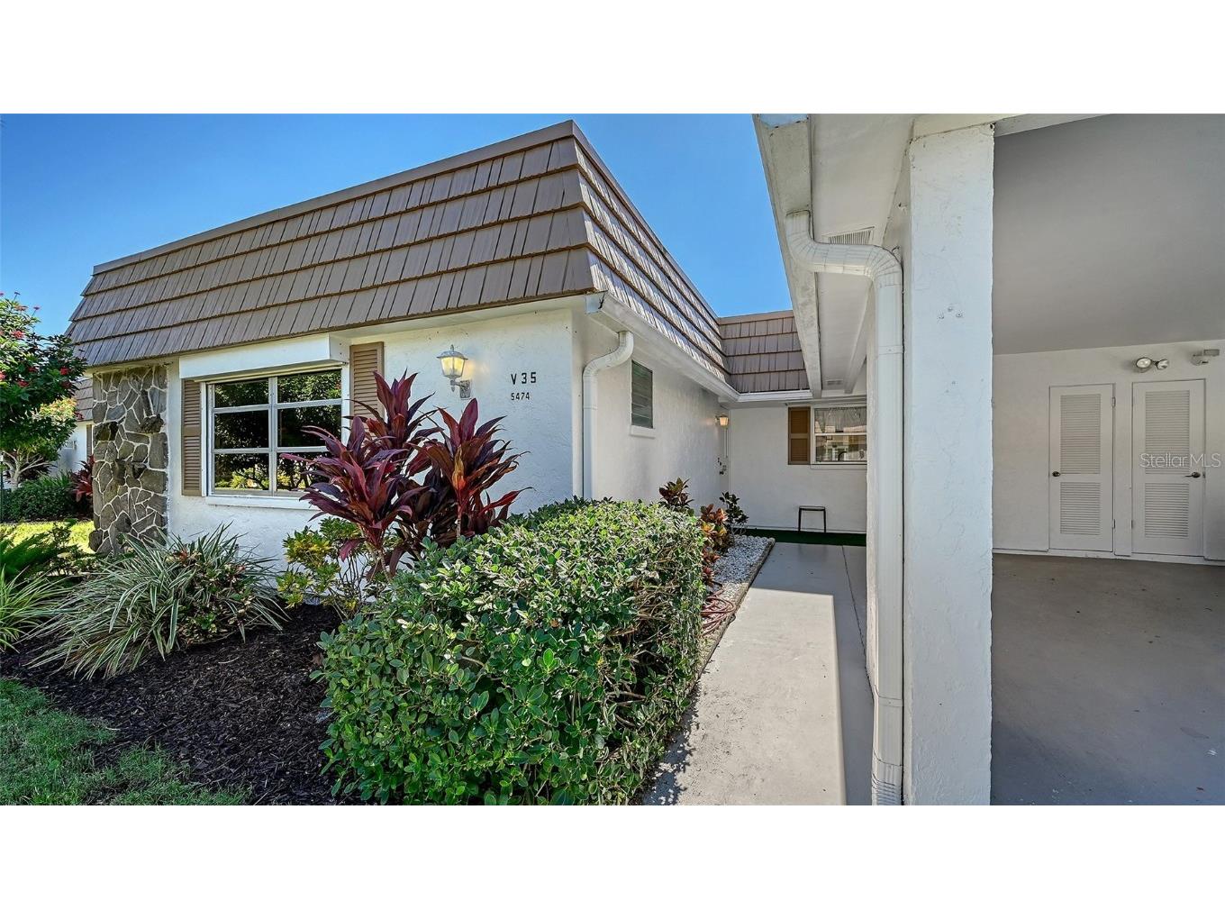 5474 Riverbluff Circle #V35 Sarasota FL 34231 A4669393 image2