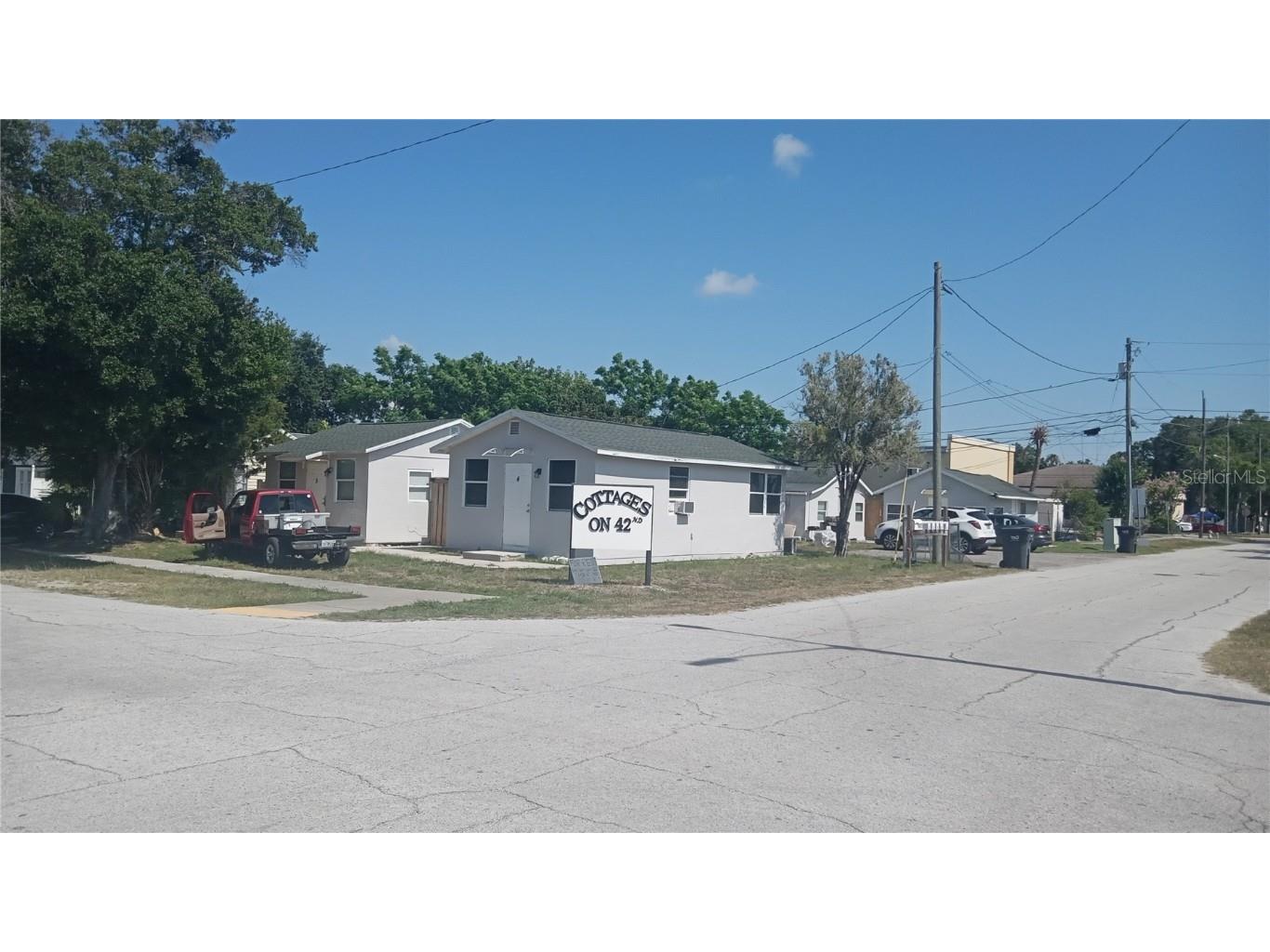 5475 42nd Street N Saint Petersburg FL 33714 P4930567 image1