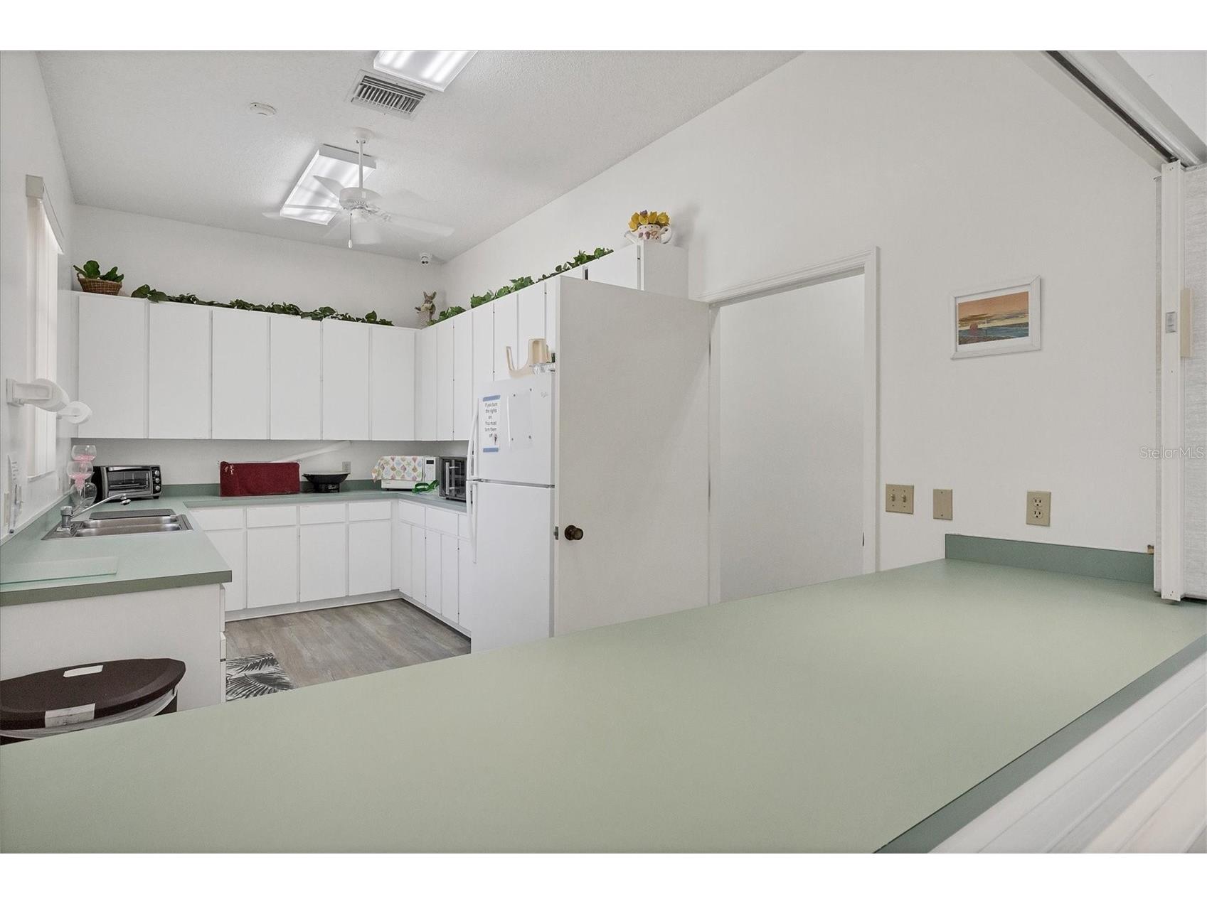 5478 Kelly Drive #7 Sarasota FL 34233 A4683736 image50