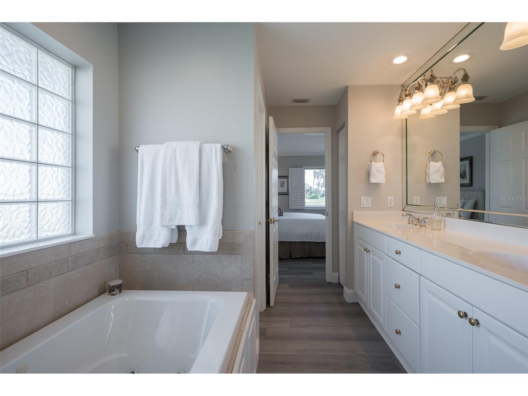 548 Gunwale Lane Longboat Key FL 34228 A4680965 image25