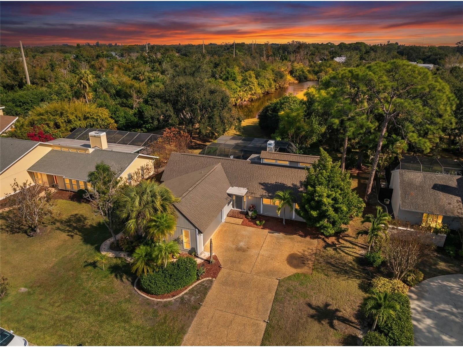 5482 Beneva Woods Circle Sarasota FL 34233 A4677558 image2