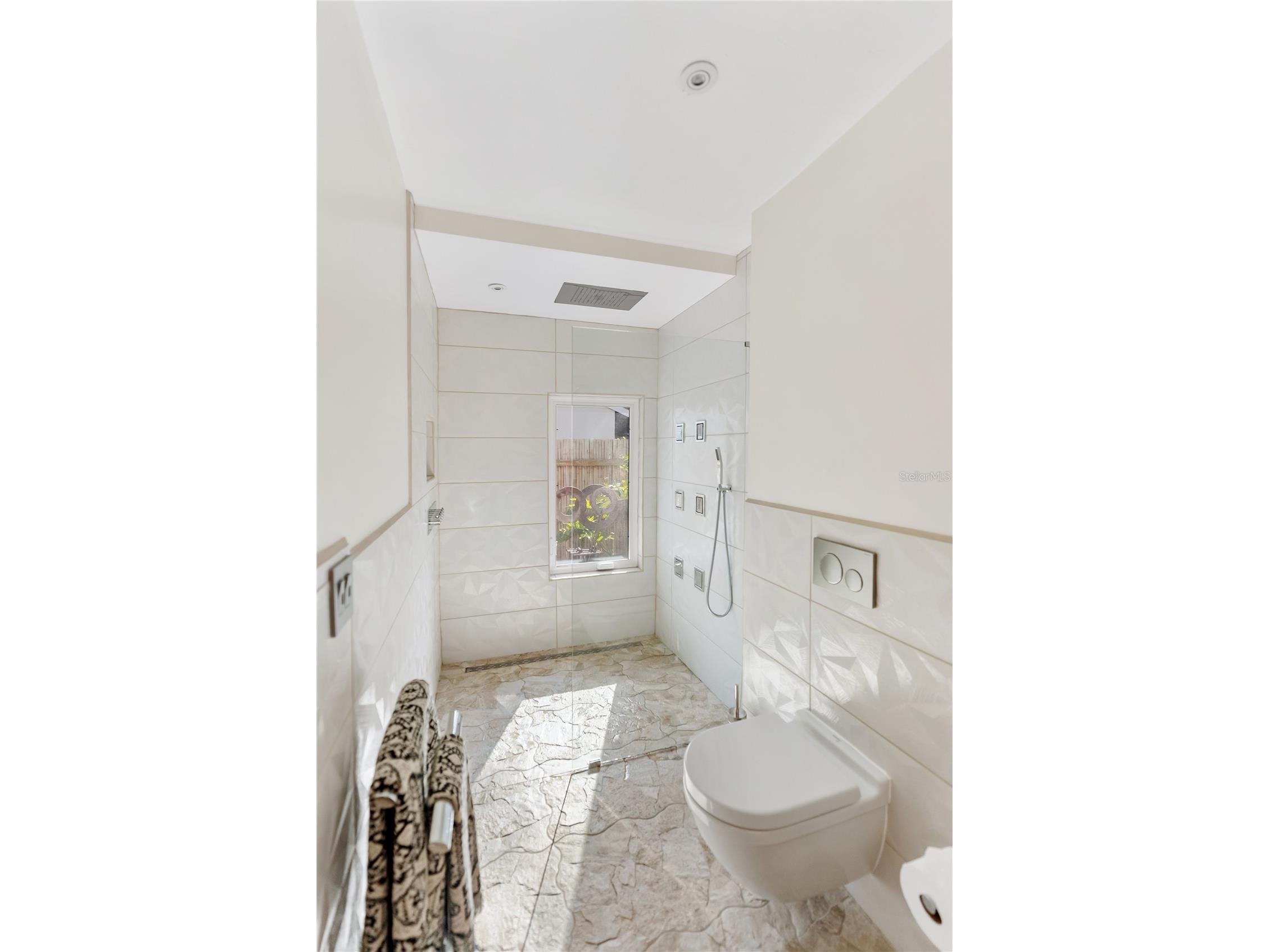 5482 Beneva Woods Circle Sarasota FL 34233 A4677558 image34