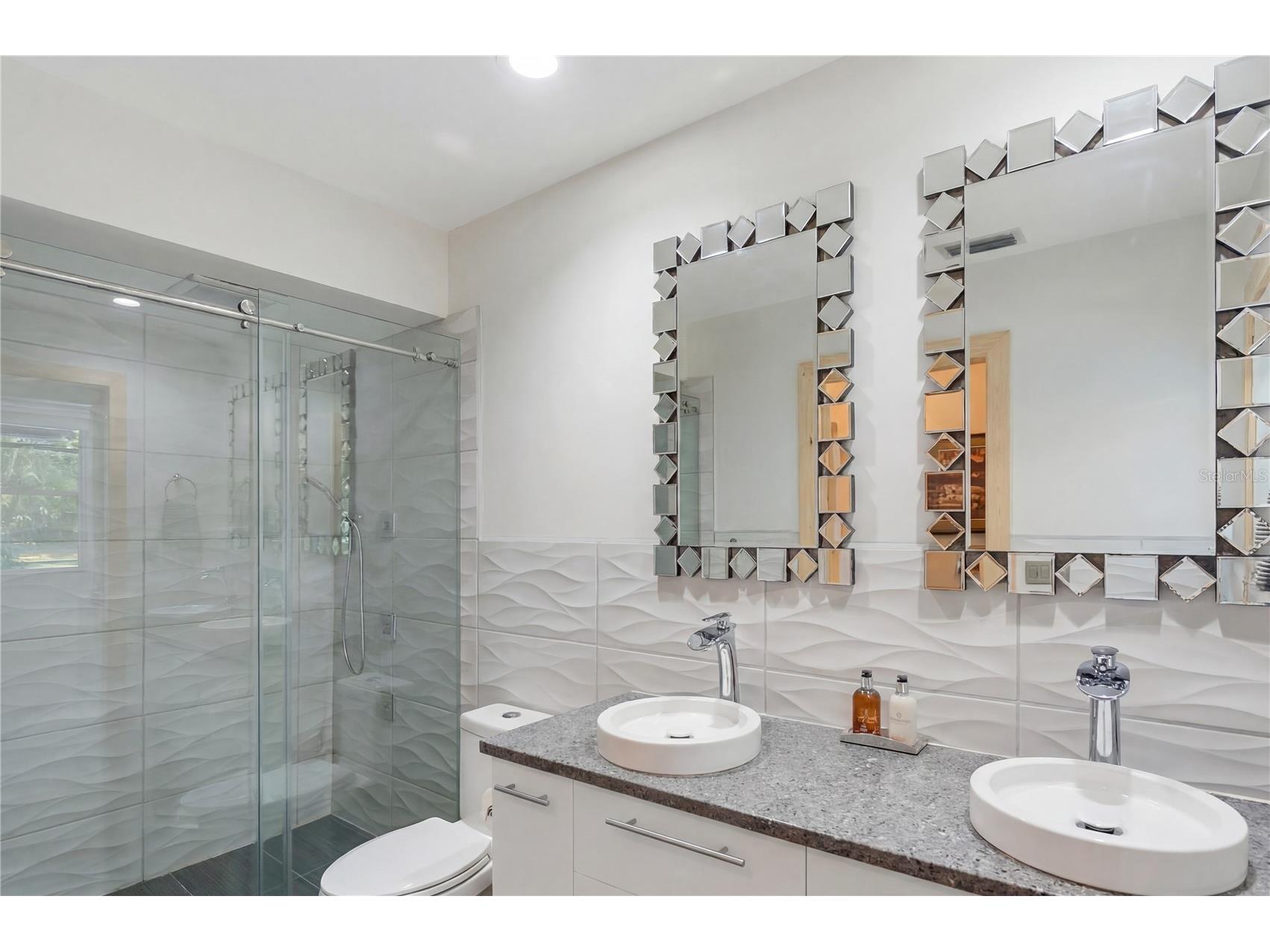 5482 Beneva Woods Circle Sarasota FL 34233 A4677558 image40