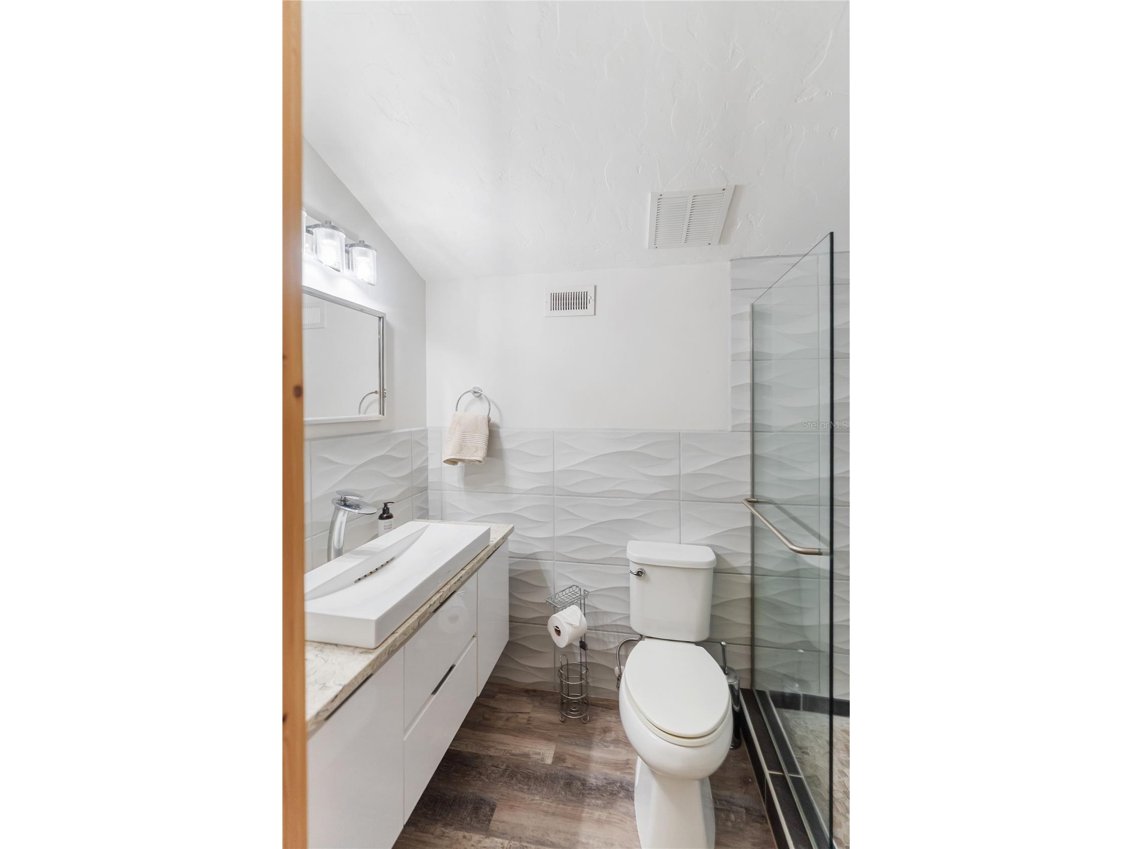 5482 Beneva Woods Circle Sarasota FL 34233 A4677558 image49