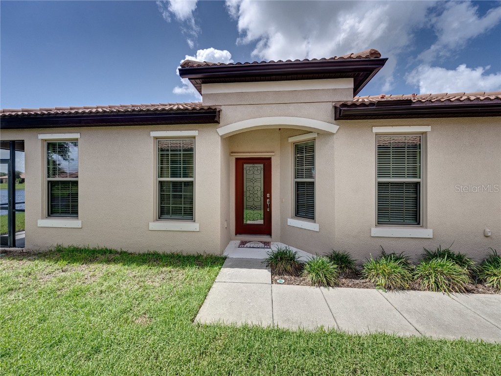 5482 Sunset Falls Drive Apollo Beach FL 33572 T3536008 image1