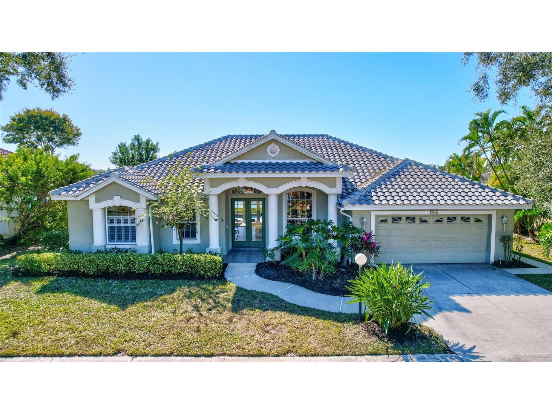5484 Oak Crest Boulevard Sarasota FL 34233 R4910588 image1