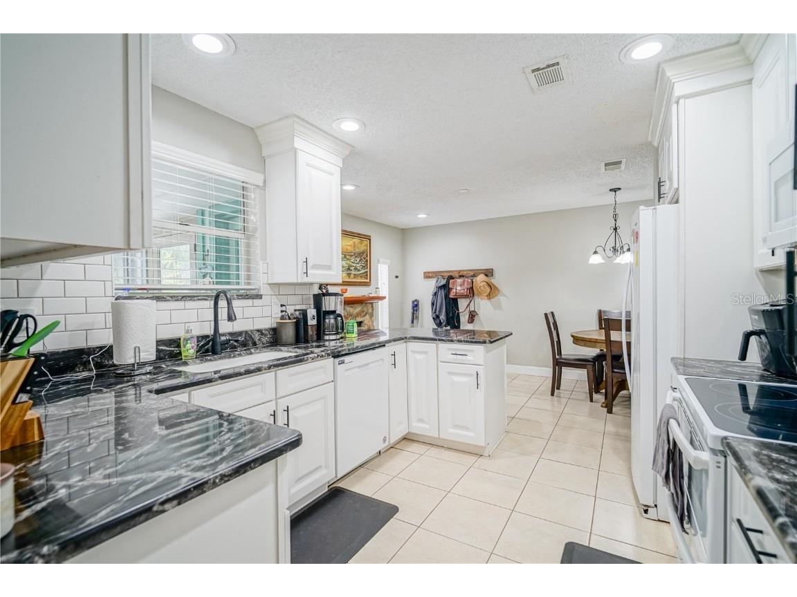 5490 SE Highway 42 Summerfield FL 34491 OM695781 image12