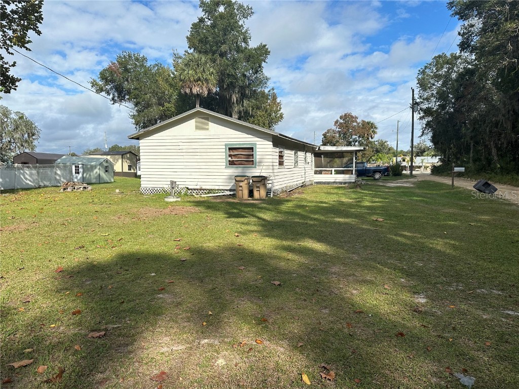 54901 Cedar Crest Road Astor FL 32102 R4910214 image3