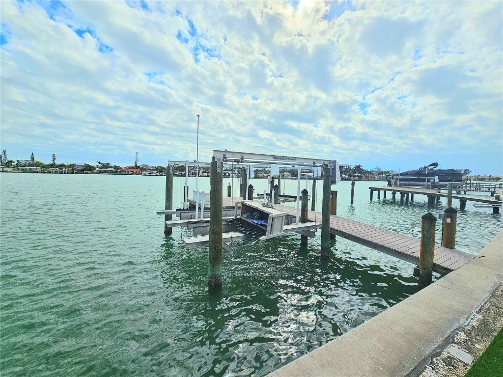 55 Dolphin Drive Treasure Island FL 33706 - INTRACOASTAL WATERWAY TB8337568 image5