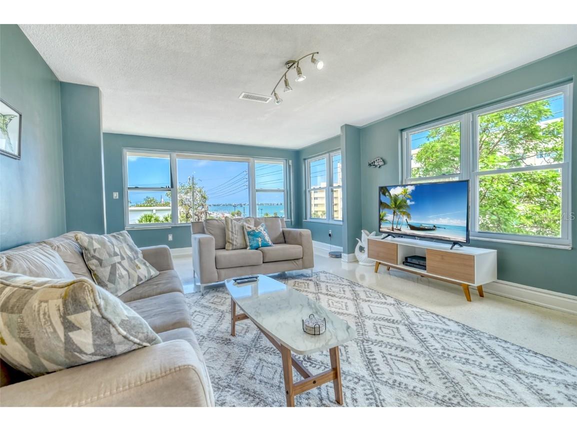 55 Harbor View Lane #201 Belleair Bluffs FL 33770 U8198363 image1