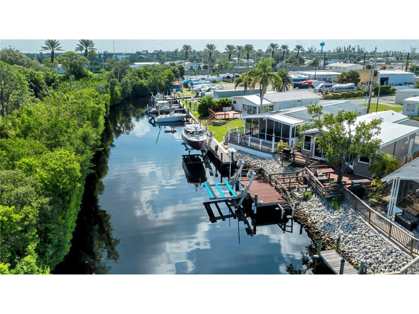 55 N Starboard Drive Venice FL 34285 - INTRACOASTAL WATERWAY N6140276 image1