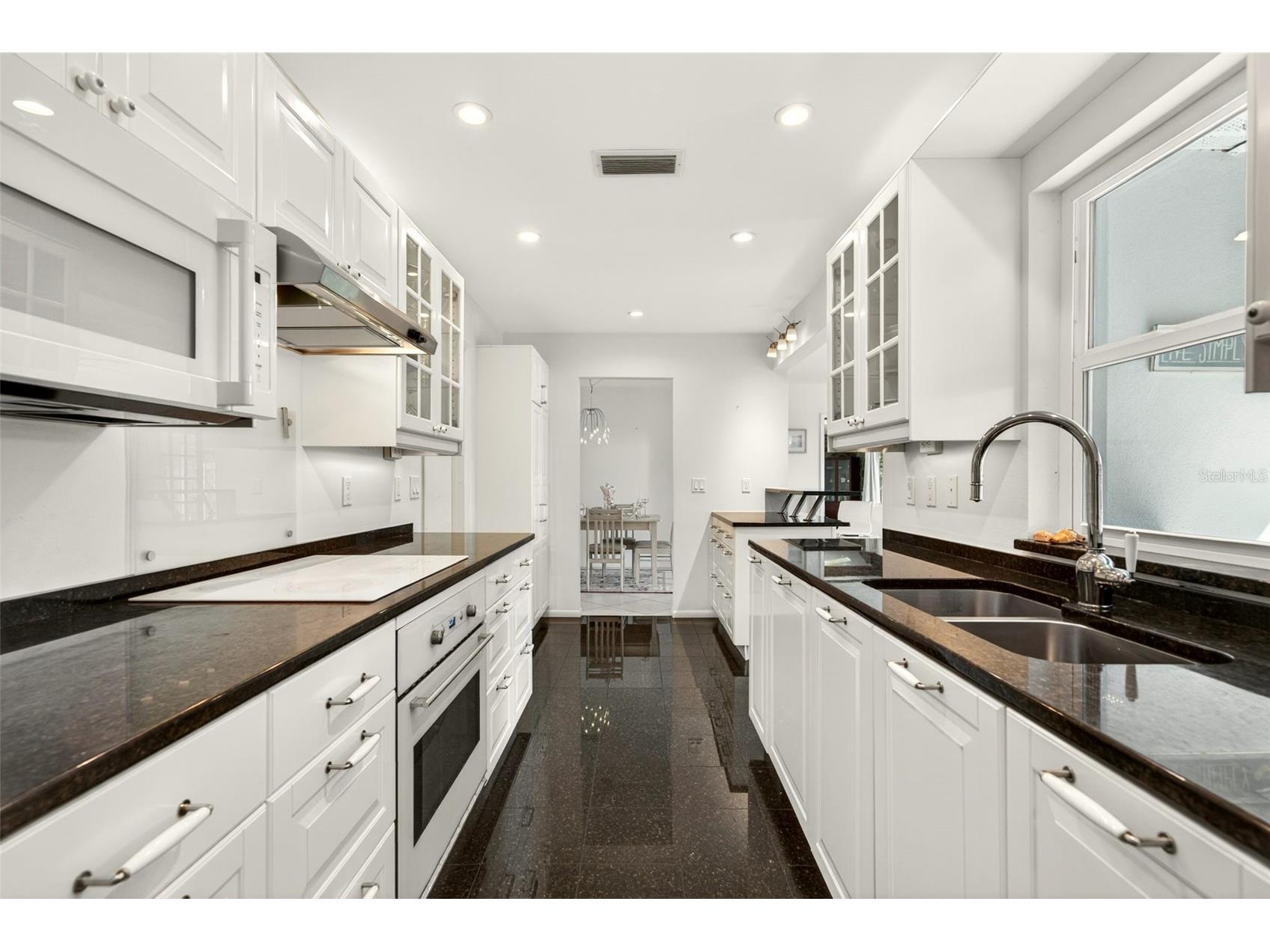 550 De Narvaez Drive Longboat Key FL 34228 - SARASOTA BAY A4683082 image10