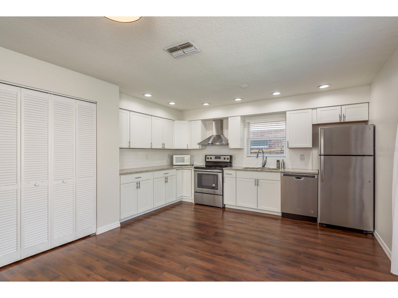 550 Ontario Avenue Crystal Beach FL 34681 TB8475182 image9