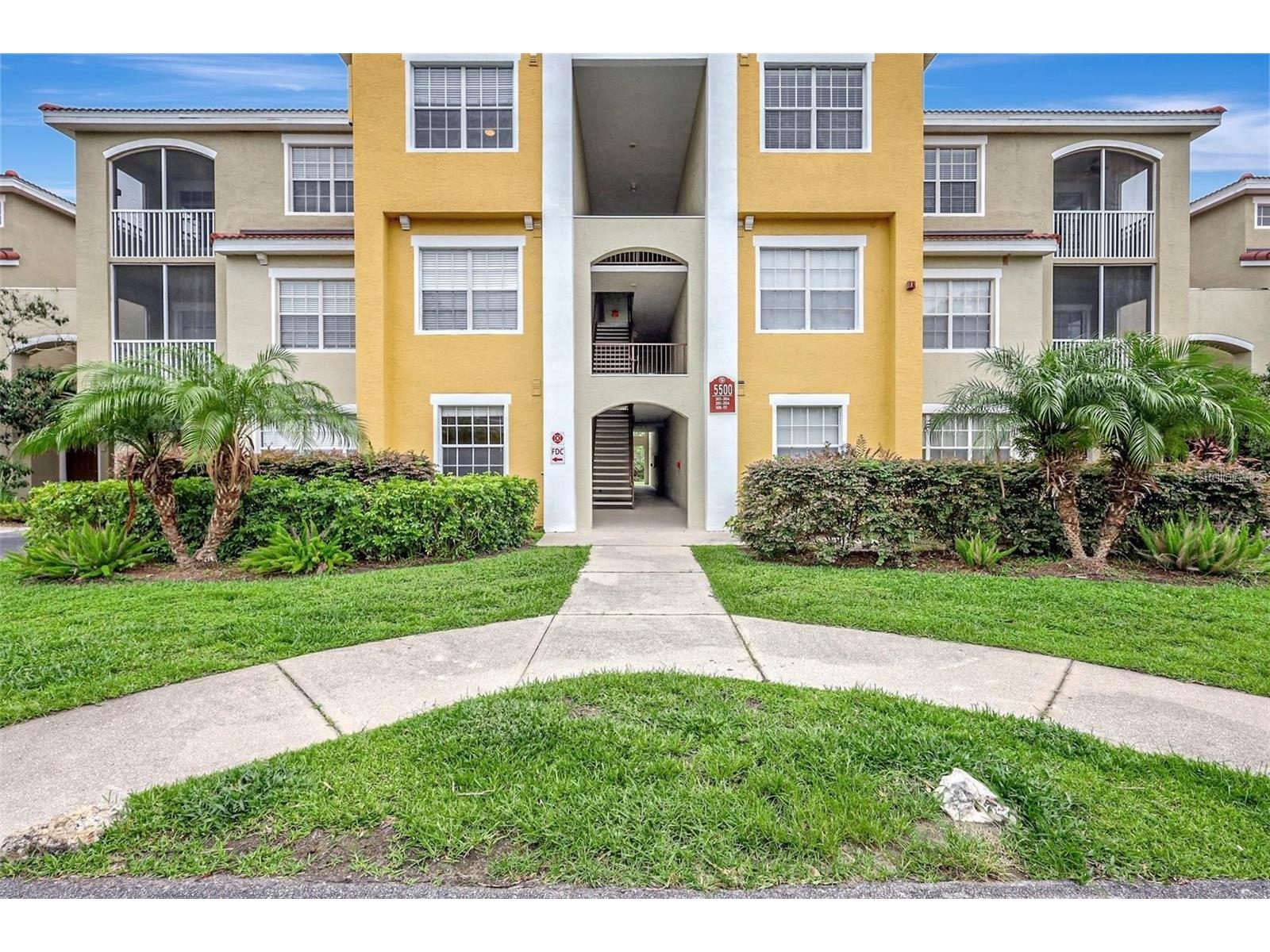 5500 Bentgrass Drive #6-301 Sarasota FL 34235 A4676646 image1