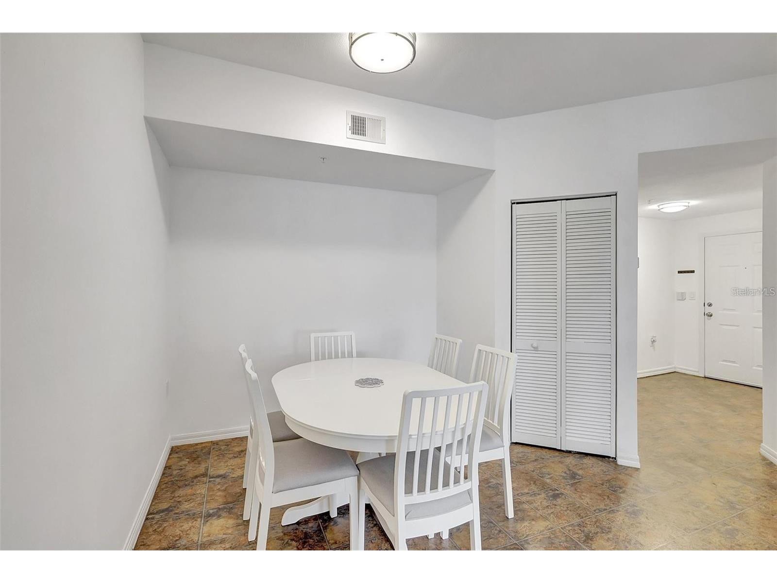 5500 Bentgrass Drive #6-301 Sarasota FL 34235 A4676646 image8