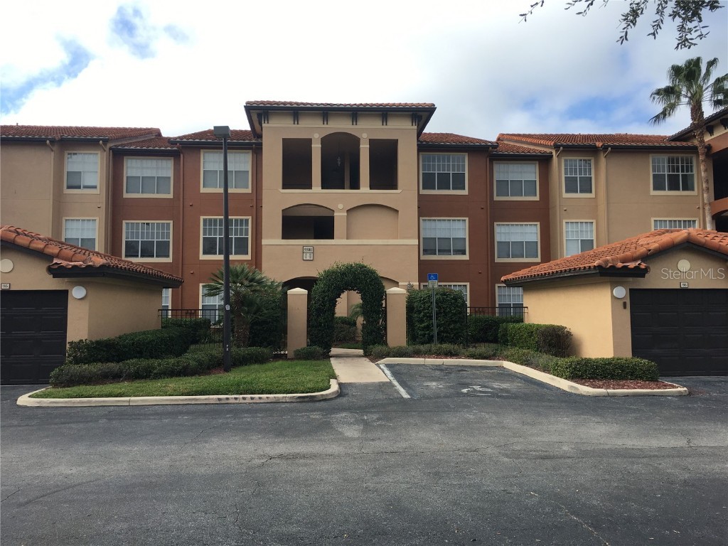 5500 Metrowest Boulevard #111 Orlando FL 32811 O6127412 image1