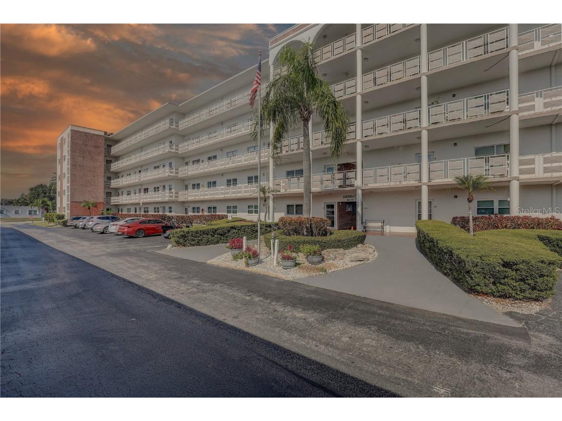 5501 80th Street N #406 Saint Petersburg FL 33709 TB8451437 image2