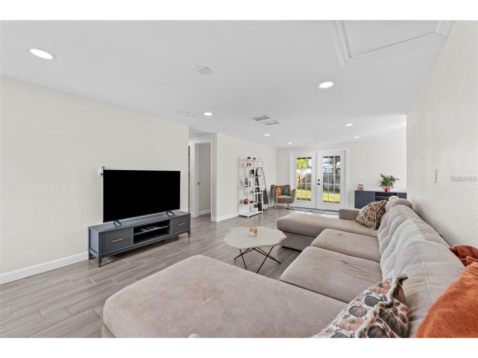 5501 Denver Street NE Saint Petersburg FL 33703 TB8516513 image5