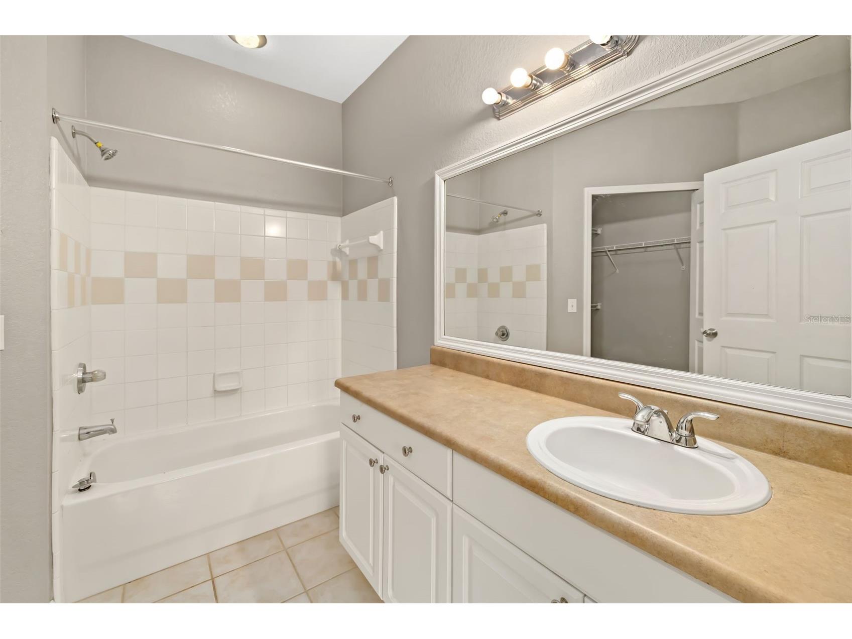 5501 Rosehill Road #103 Sarasota FL 34233 A4676093 image20