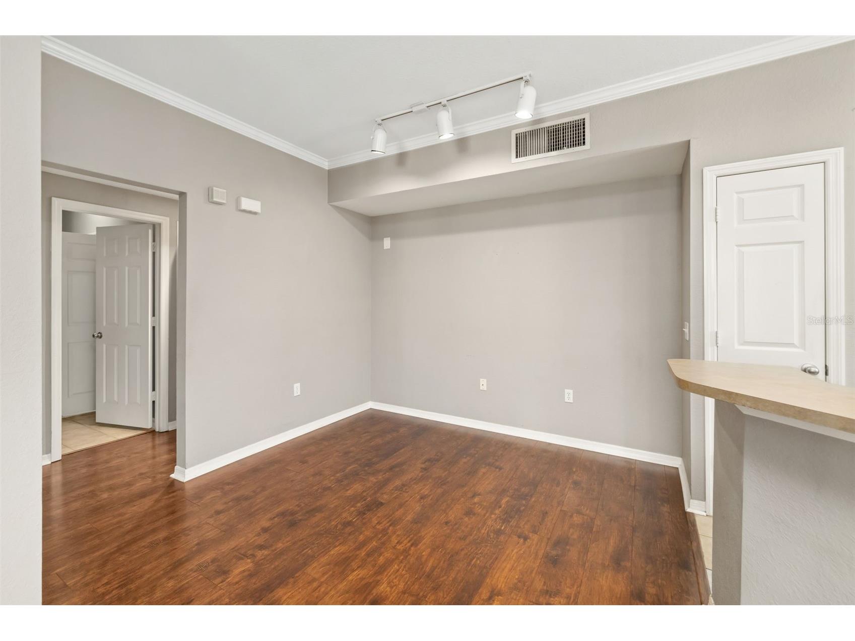 5501 Rosehill Road #103 Sarasota FL 34233 A4676093 image6