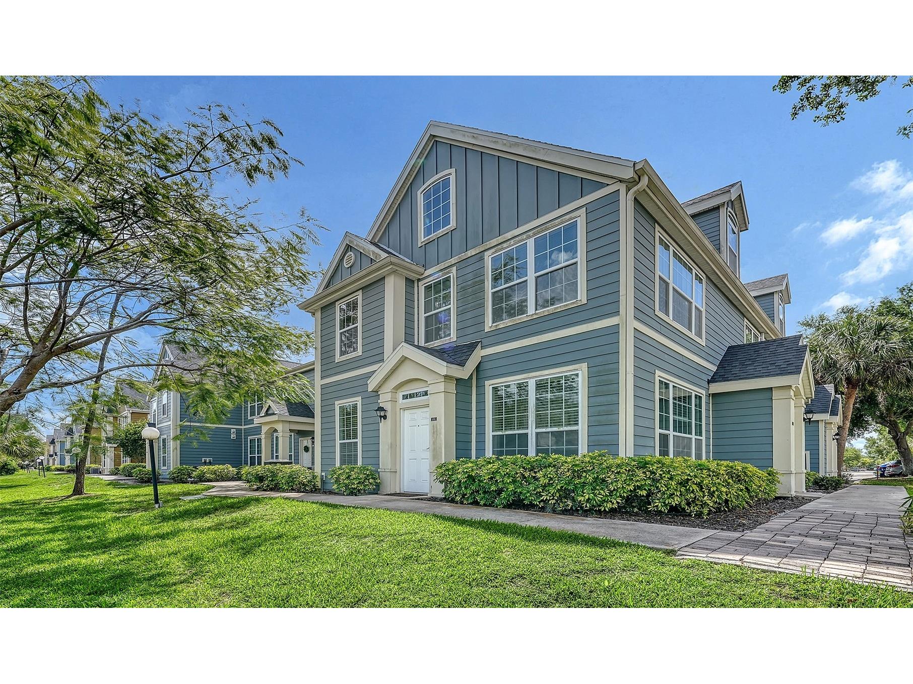 5501 Rosehill Road #105 Sarasota FL 34233 A4691278 image1