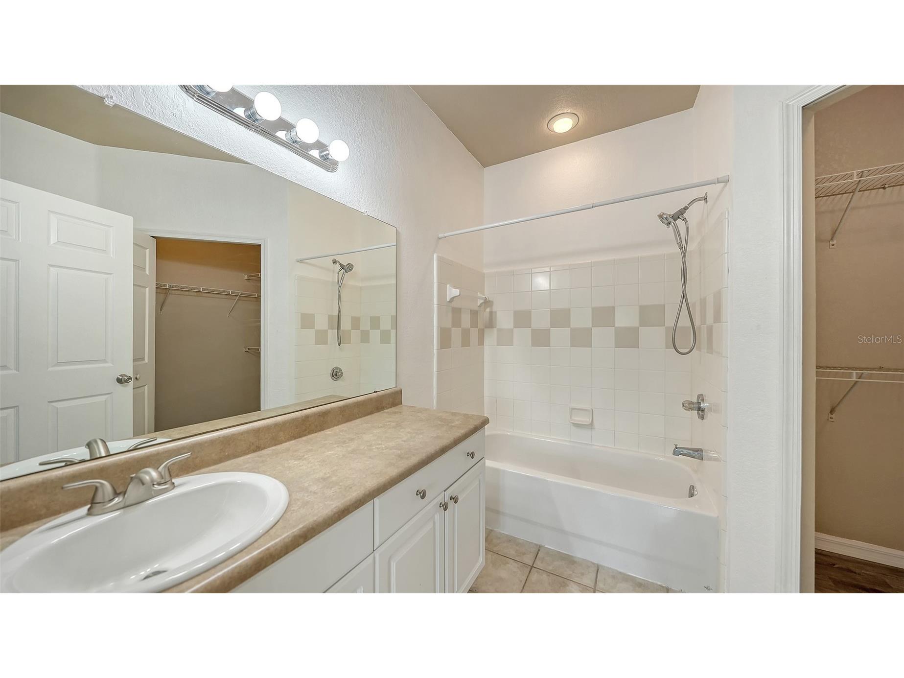 5501 Rosehill Road #105 Sarasota FL 34233 A4691278 image31