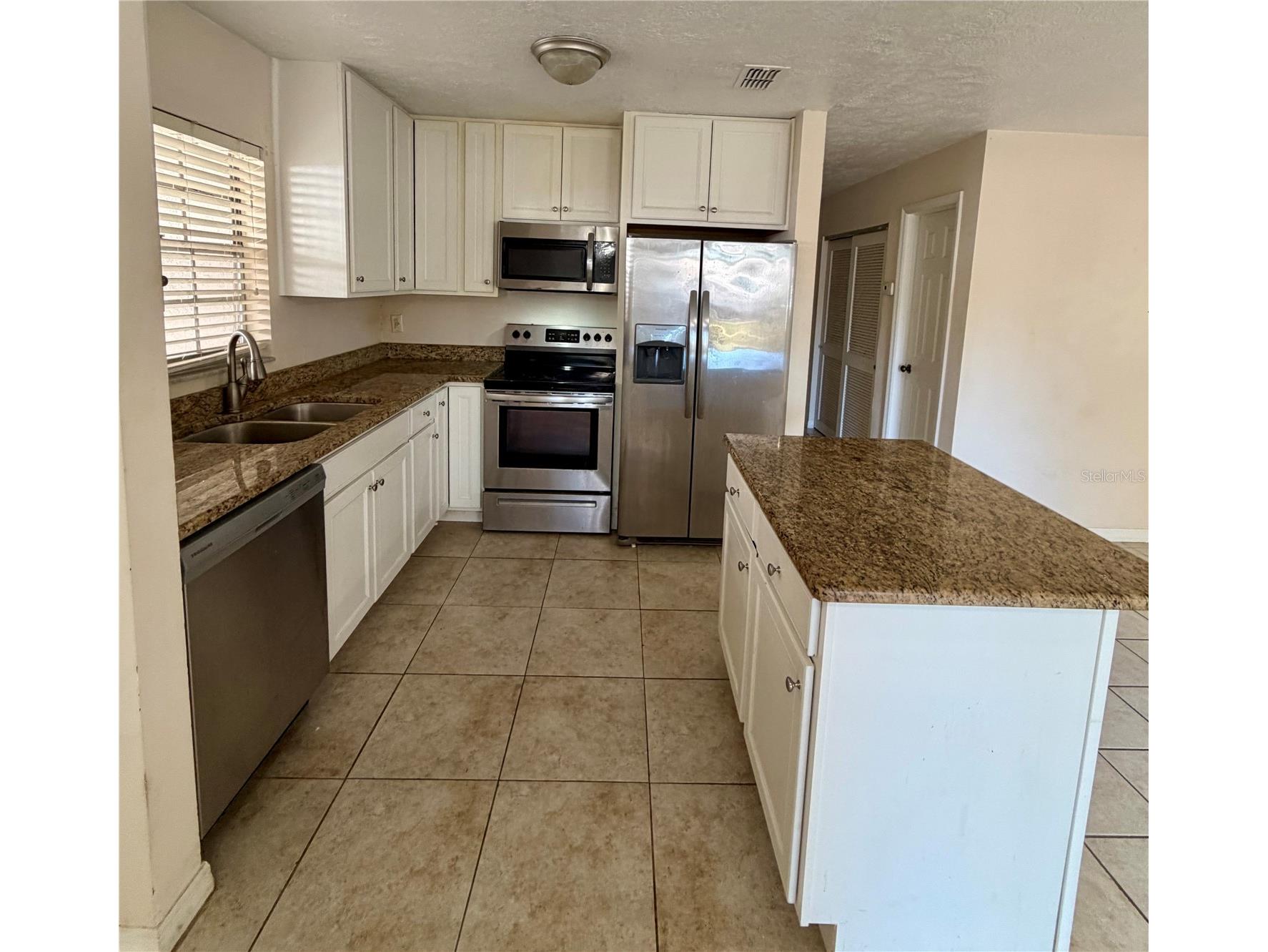 5502 S Elkins Avenue Tampa FL 33611 TB8460138 image3
