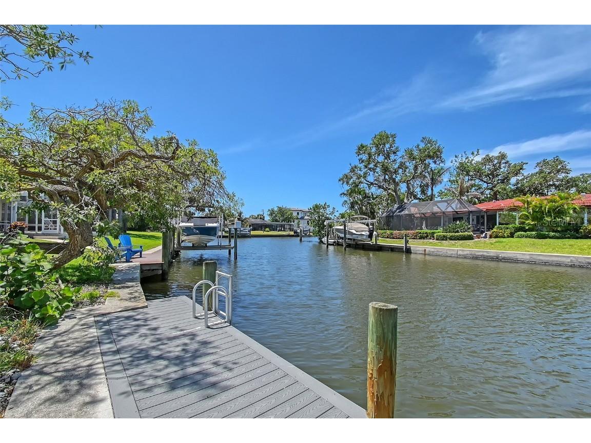 5502 Shadow Lawn Drive Sarasota FL 34242 A4649470 image12