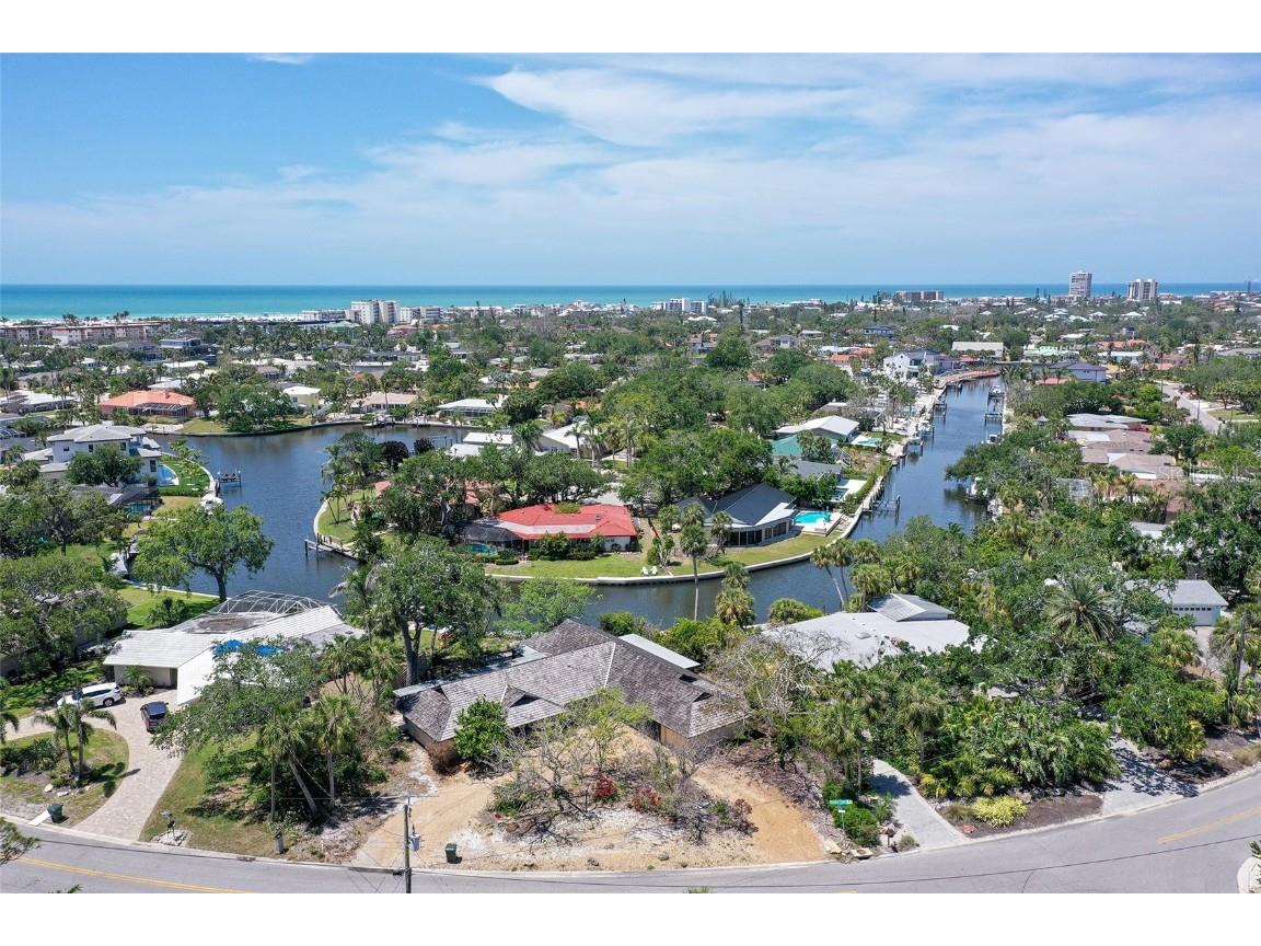 5502 Shadow Lawn Drive Sarasota FL 34242 A4649470 image8