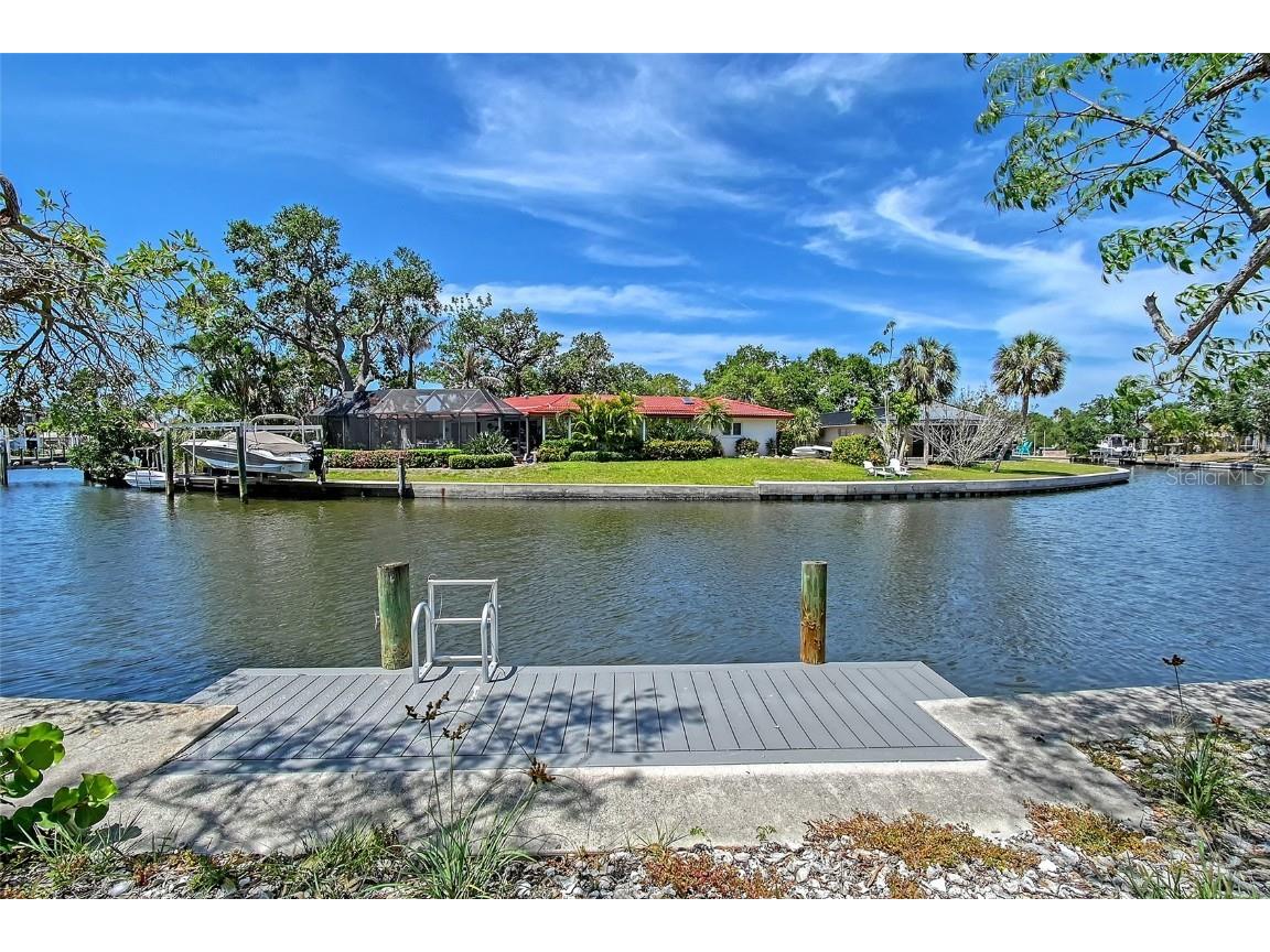 5502 Shadow Lawn Drive Sarasota FL 34242 A4649501 image2