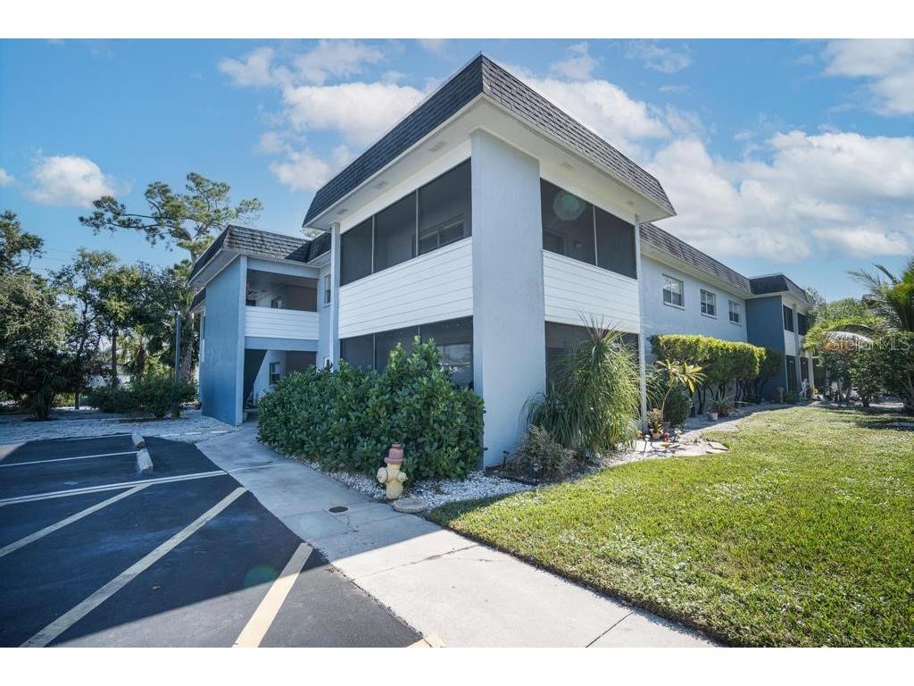 5503 Fountain Lake Circle #104 Bradenton FL 34207 A4673714 image1