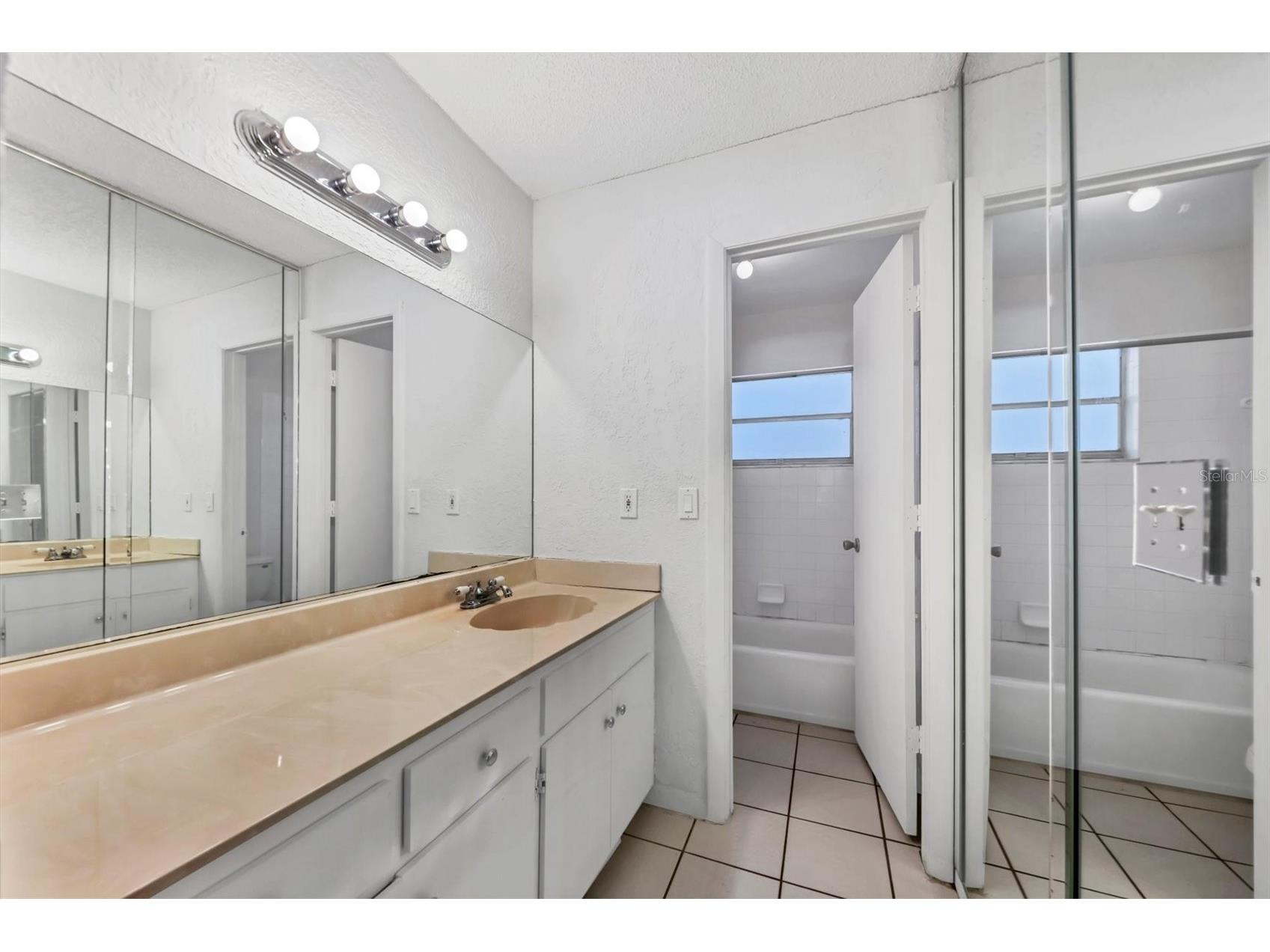 5503 Fountain Lake Circle #A204 Bradenton FL 34207 A4682011 image17