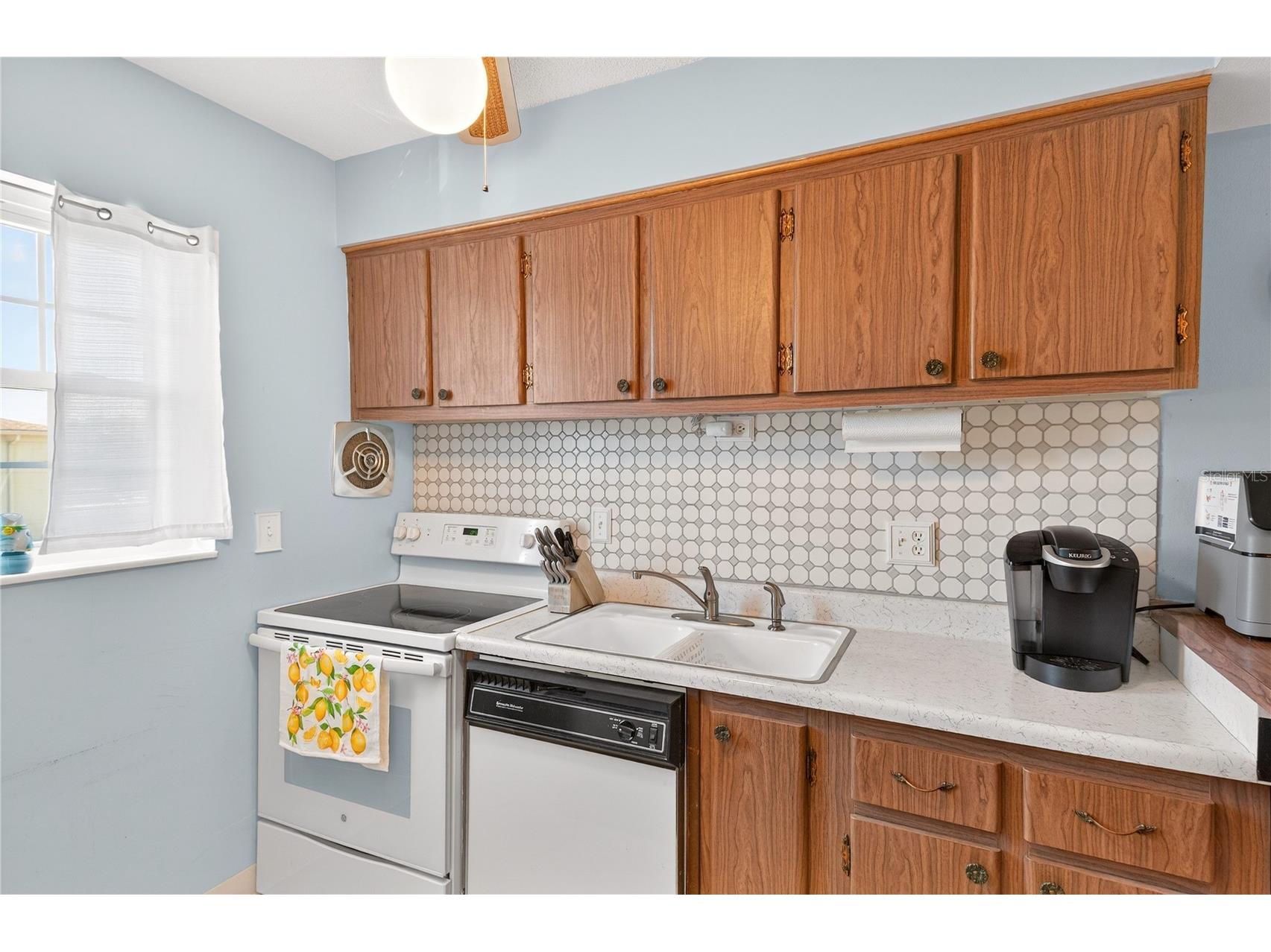 5505 Hernandes Dr #240 Orlando FL 32808 O6381030 image15