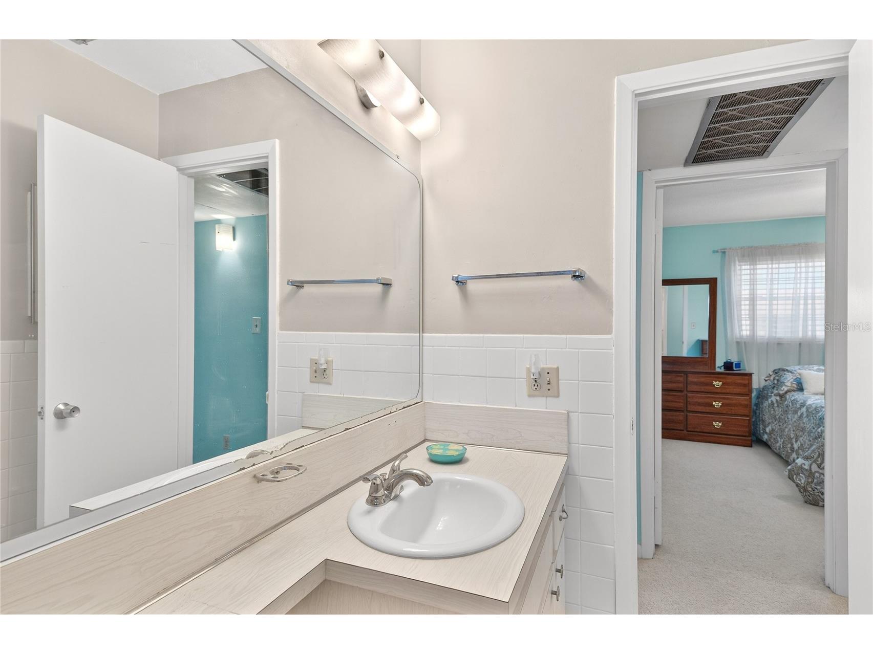 5505 Hernandes Dr #240 Orlando FL 32808 O6381030 image24