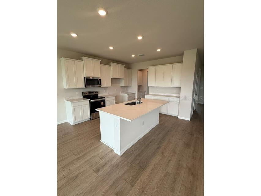 5506 Silver Moonlight Drive Palmetto FL 34221 A4678684 image2