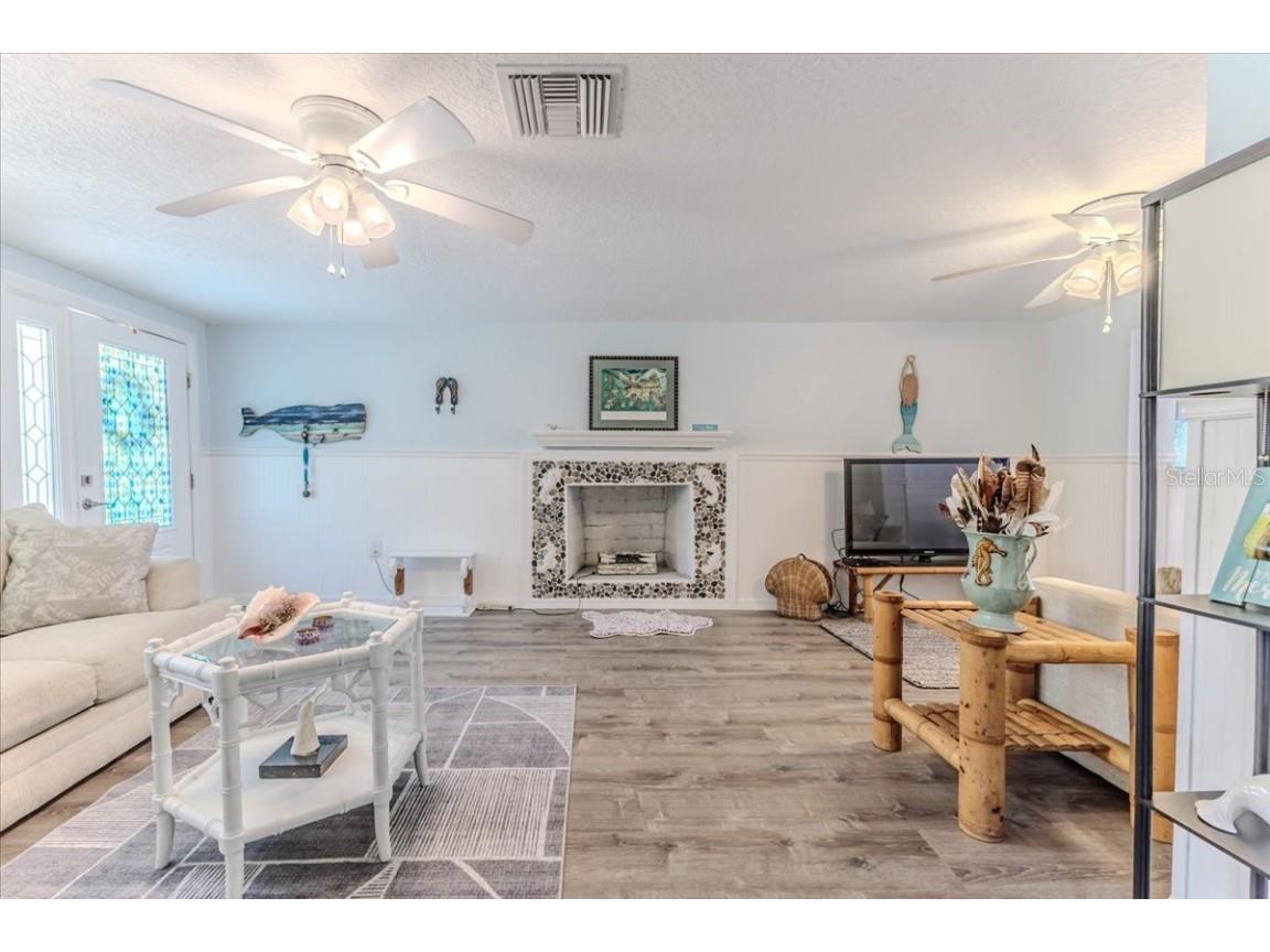 5507 Darlene Street Weeki Wachee FL 34607 - WEEKI WACHEE RIVER & GULF W7879938 image19