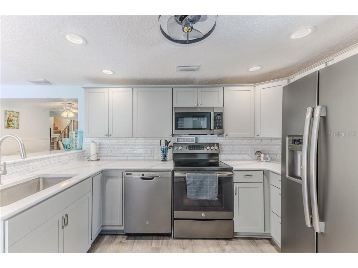 5507 Darlene Street Weeki Wachee FL 34607 - WEEKI WACHEE RIVER & GULF W7879938 image31