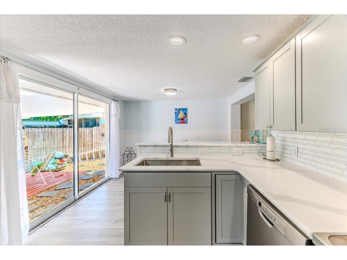 5507 Darlene Street Weeki Wachee FL 34607 - WEEKI WACHEE RIVER & GULF W7879938 image32