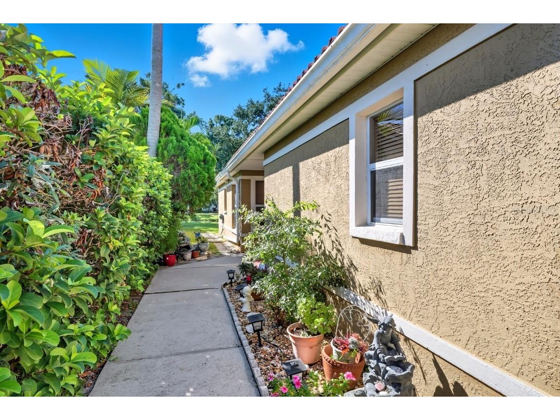 5508 Gardens Drive Sarasota FL 34243 A4666564 image4