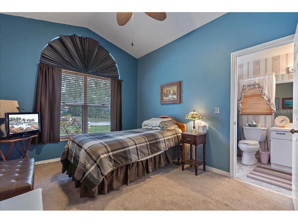 5508 Gardens Drive Sarasota FL 34243 A4676433 image9