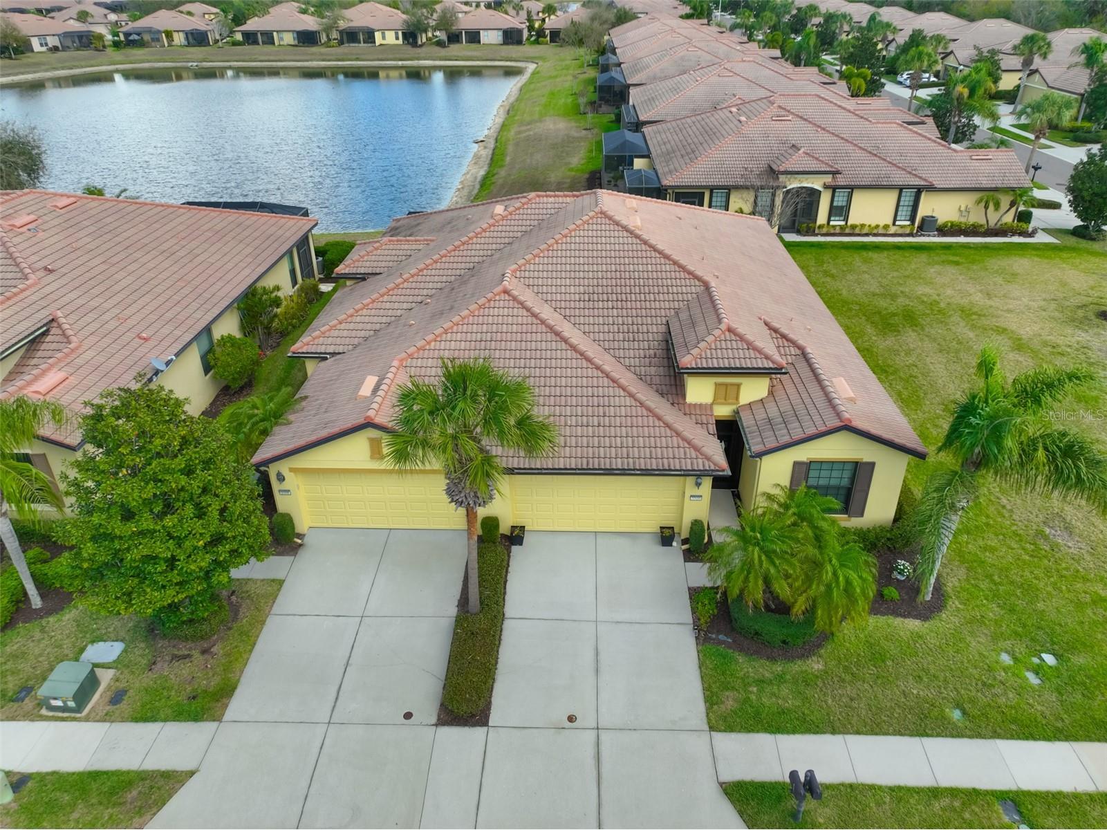 5508 Sunset Falls Drive Apollo Beach FL 33572 - SUNSET LOOP POND TB8483738 image1