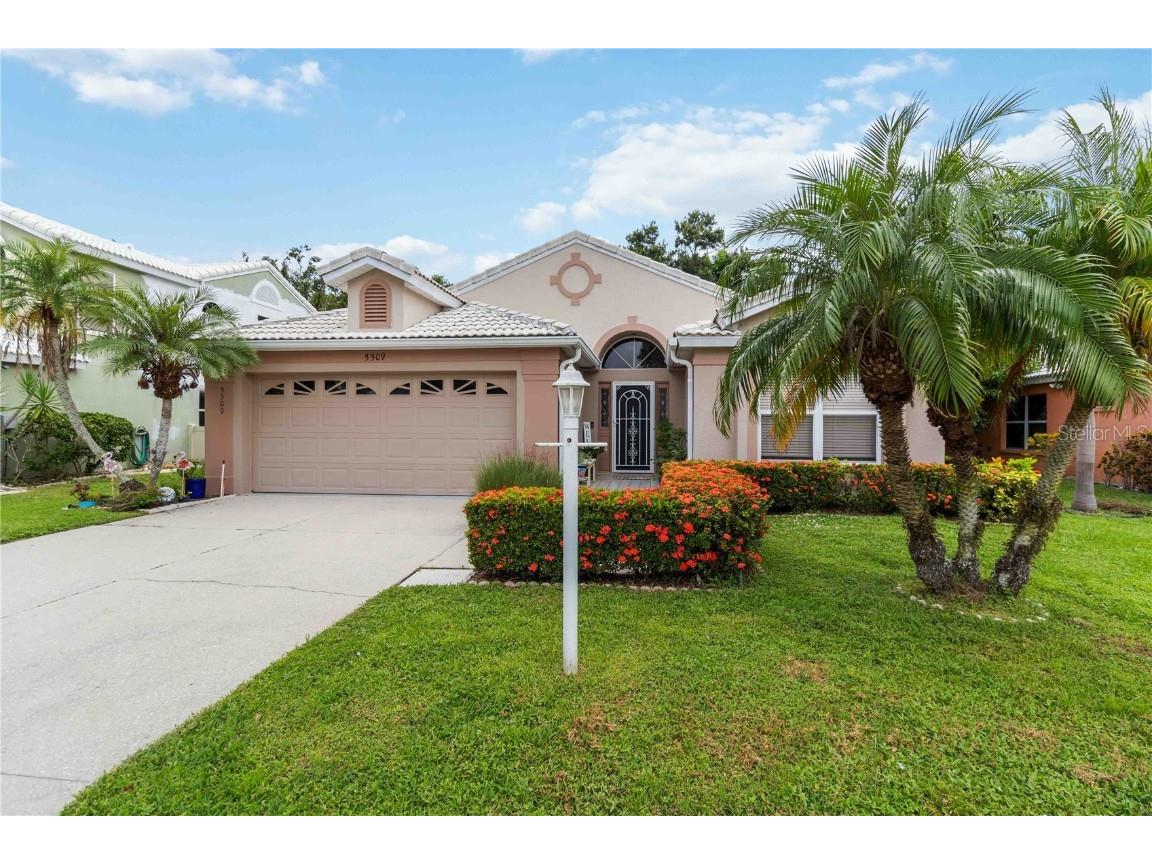 5509 83rd Terrace E Sarasota FL 34243 A4665040 image1