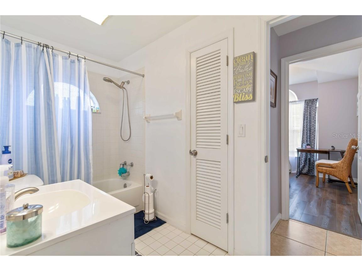 5509 83rd Terrace E Sarasota FL 34243 A4665040 image15