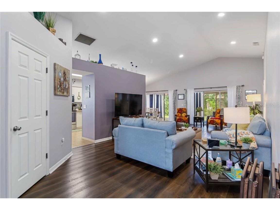 5509 83rd Terrace E Sarasota FL 34243 A4665040 image7