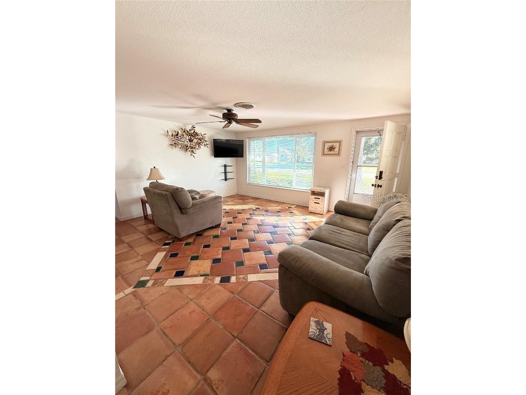 551 E Seminole Drive Venice FL 34293 N6141972 image2