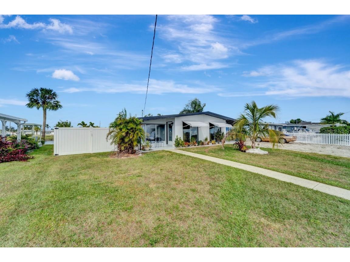 551 Lindley Terrace Port Charlotte FL 33952 TB8395181 image1