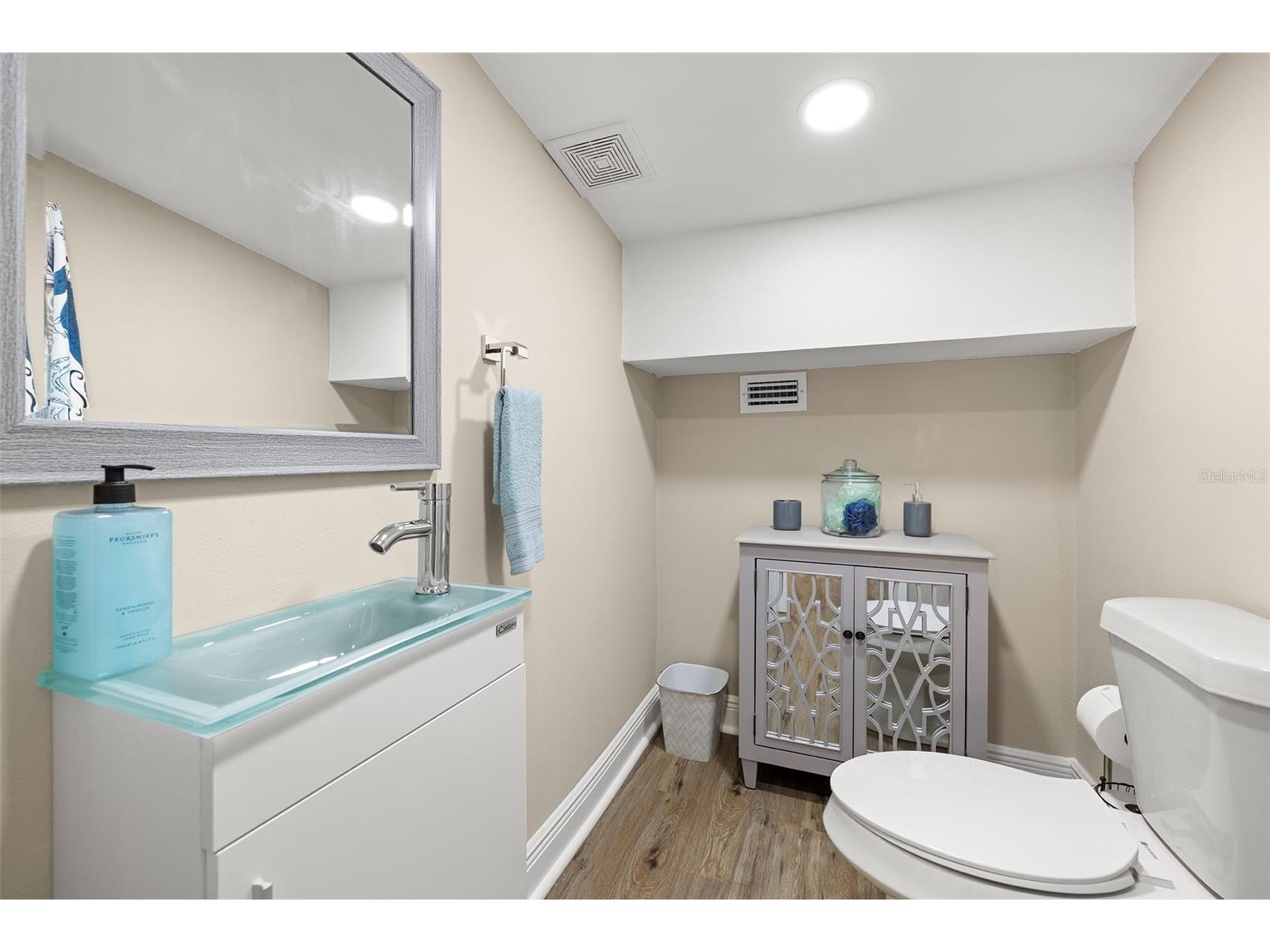 551 Omaha Street Palm Harbor FL 34683 TB8454262 image17
