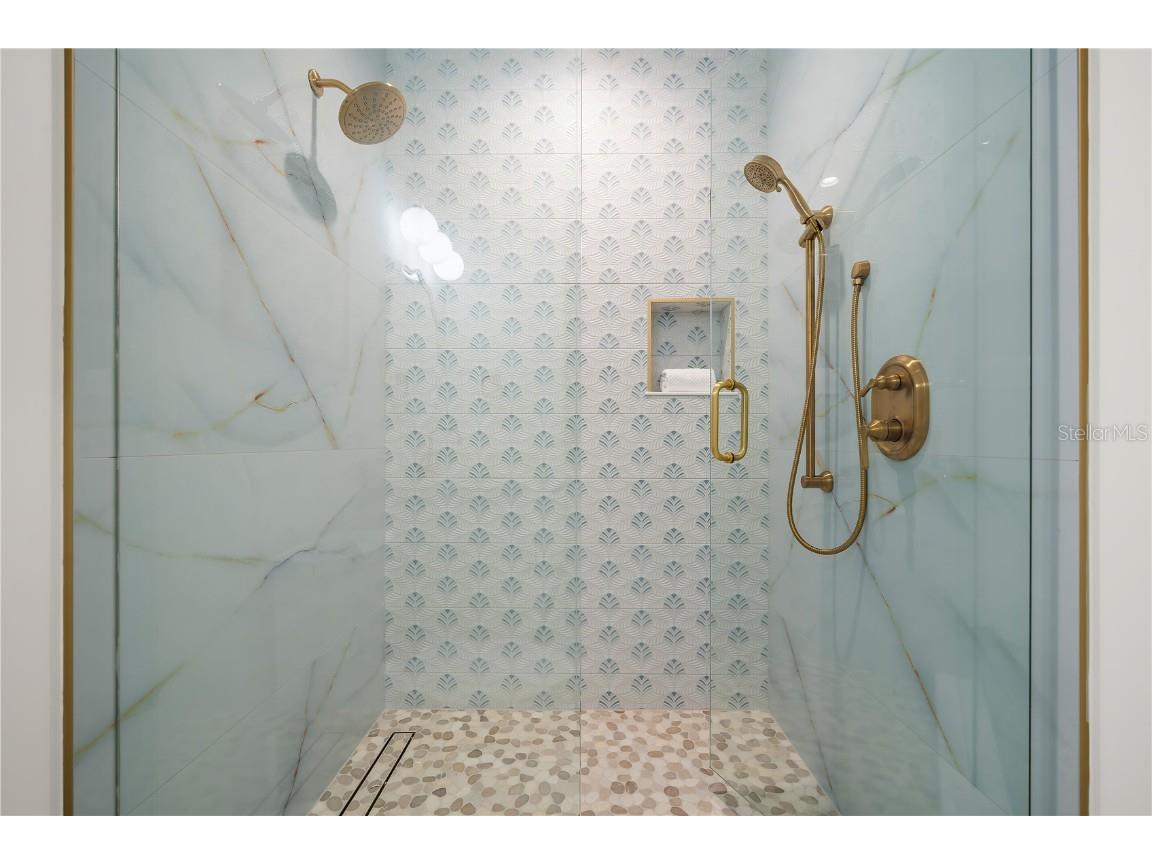 551 S Washington Drive Sarasota FL 34236 A4668634 image39