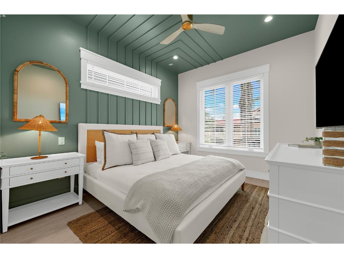 551 S Washington Drive Sarasota FL 34236 A4668634 image43