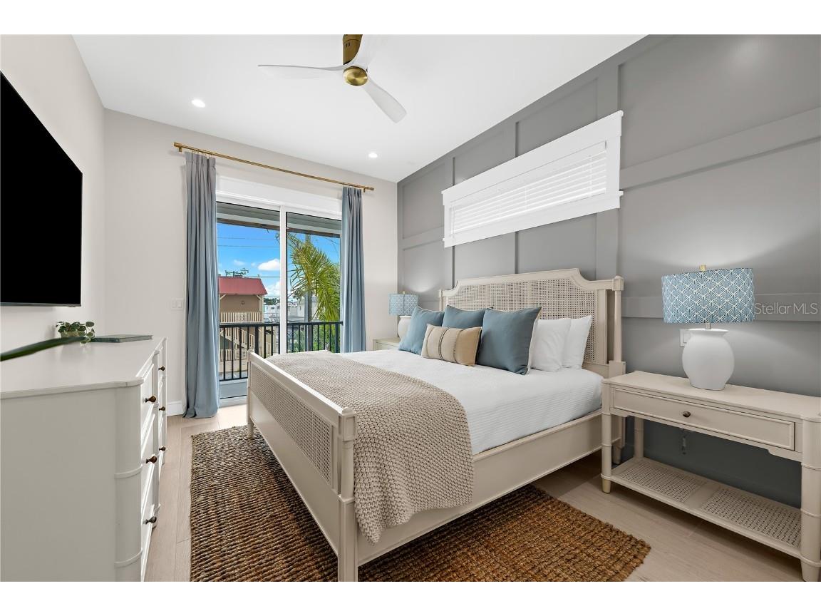 551 S Washington Drive Sarasota FL 34236 A4668634 image45